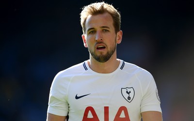 冠竞体育快讯-C罗与弗格森爵士合影爷青回