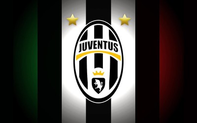 冠竞体育评论-纽卡球迷高举他的巨幅画像